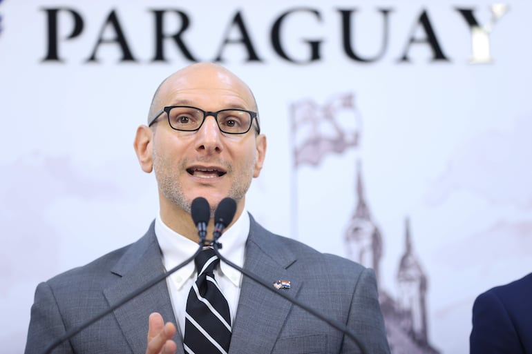 EE.UU. quiere que Paraguay “comparta el trabajo” de devolver migrantes a sus países, dice Alter