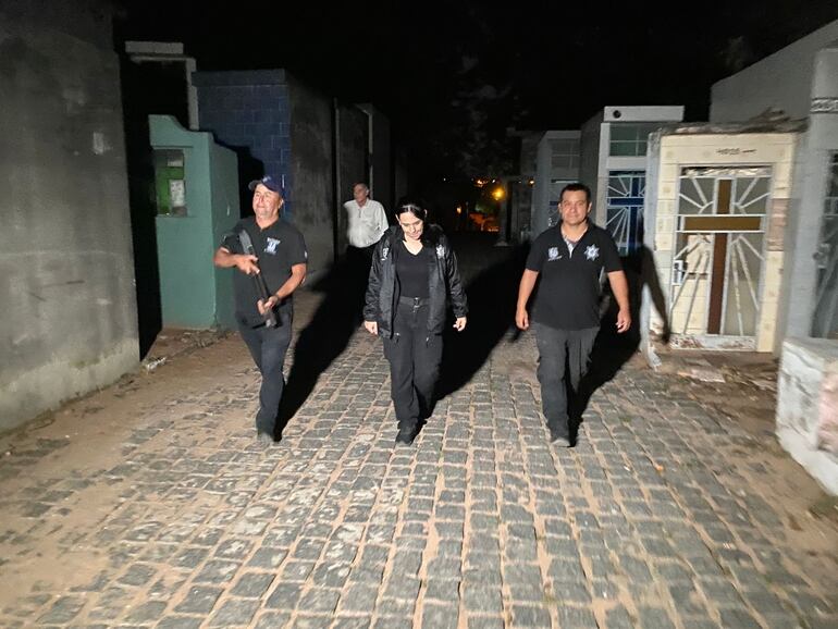 Halloween: incrementan seguridad en cementerios por miedo a rituales y profanaciones Halloween: incrementan seguridad en cementerios por miedo a rituales y profanaciones