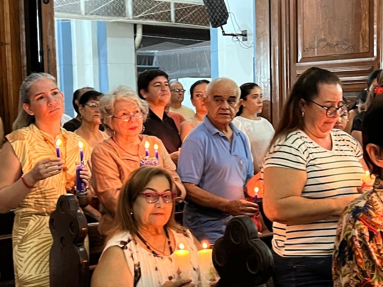 Muchos fieles participaron de la misa en la basílica de Caacupé.