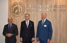Robert Alter, French Hill y Peter Hansen, presidente de la Cámara de Comercio Paraguayo Americana (AmCham).