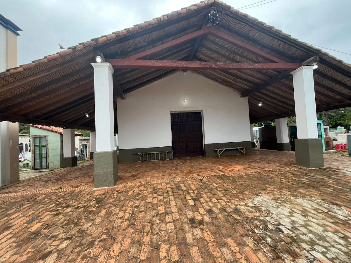 Dos patrimonios históricos de Caazapá enfrentan un deterioro crítico