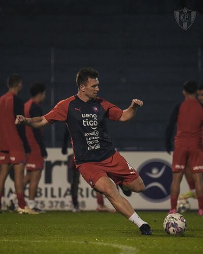 Eduardo Brock volverá a la zaga central azulgrana para el juego ante Luqueño