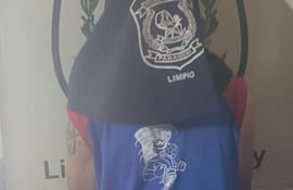 Detienen a hombre acusado de golpear a sus hijas con un machetillo en Limpio