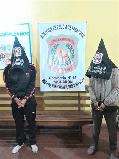 Detienen a dos hombres que atacaron con machetillo a estudiantes para robarles el celular.