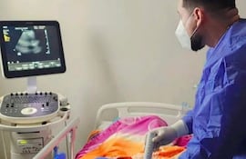 Realizaron la segunda biopsia renal que fue guiada por ecografía en el Hospital Regional de Caacupé.