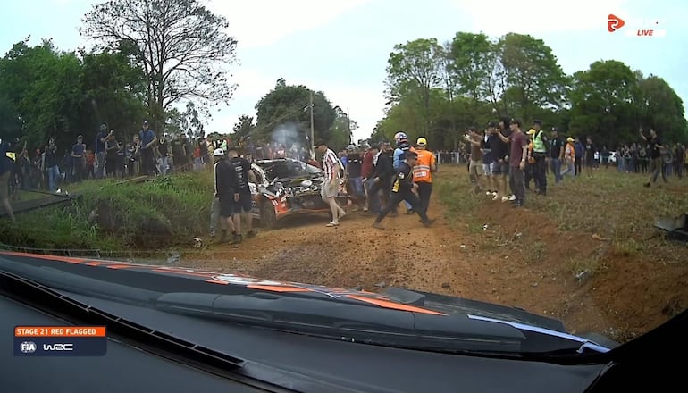 El Toyota GR Yaris Rally1 del japonés Takamoto Katsuta en la SS1 del Rally del Paraguay 2026.