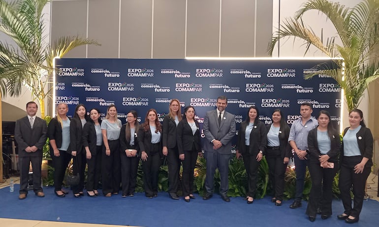 Parte del equipo de colaboradores de El Ahorrazo que participó en la Expo Comampar.