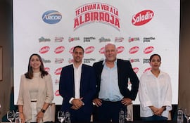 Florentina Alaiza, Alejandro Jermolieff, Daniel Pino y Natalia Benítez anunciaron los importantes premios de Arcor y Saladix.