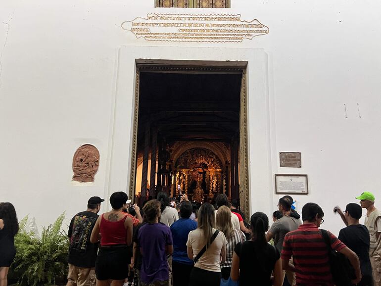 Los visitantes llegaron al templo San Buenaventura para participar de la misa Guarayo.