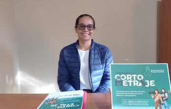 Yanina Agüero coordinadora de la CODENI, explica sobre el concurso de cortometraje dentro de la campaña de prevención del abuso sexual en niños y adolecentes.