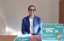 Yanina Agüero coordinadora de la CODENI, explica sobre el concurso de cortometraje dentro de la campaña de prevención del abuso sexual en niños y adolecentes.