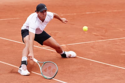 Luciano Darderi venció en tres sets al paraguayo Daniel Vallejo.