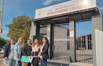 Integrantes de la Asociación de Cooperadora Escolar (ACE).