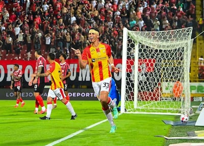 Fernando José Lesme Lesme, en el festejo del gol para Herediano.