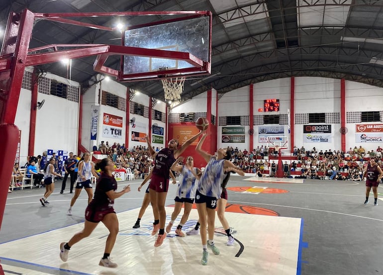 Los dos partidos finales, en femenino, los ganó el equipo del Club Dorado
