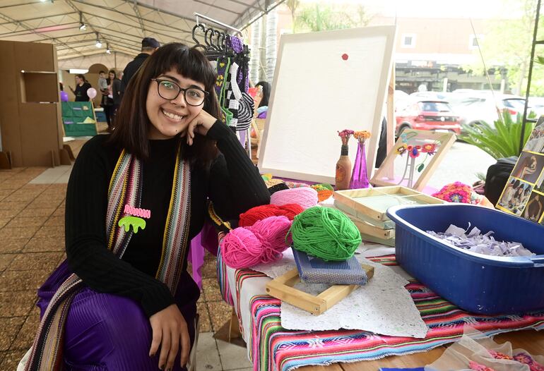 Iara Campos de LaPiCot,  bordados y crochet.