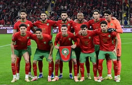 Los jugadores de Marruecos posan para una foto de grupo antes del partido de semifinales de la Copa de África de Naciones de la CAF 2025 entre Nigeria y Marruecos, en Rabat, Marruecos.