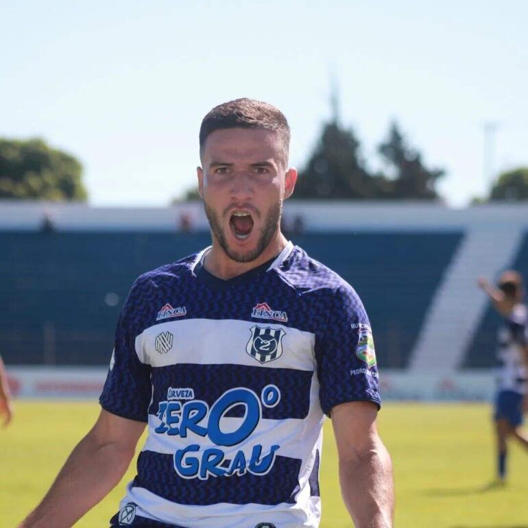 Félix Jesús María Llano (22), mediocampista del 2 de Mayo.