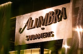 Alumbra 2026 iluminó Es Vedrá de la mano de Sudameris.