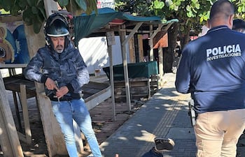 Policías de Investigaciones de Asunción reducen en Luque a los supuestos miembros del Tren de Aragua, Diego David Ferreira Barrios (paraguayo), Jorge David Centurión (paraguayo) y Wilkeison Gabriel Acurero Ochoa (venezolano).
