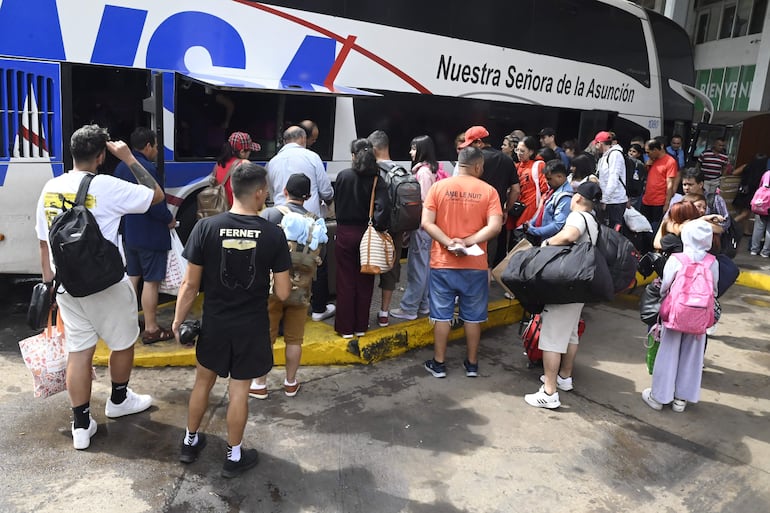 El 30% de los viajeros que llegan del extranjero, vuelven a embarcar hacia el interior del país. 