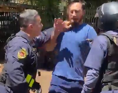 Captura de video del momento de la agresión al ciudadano.