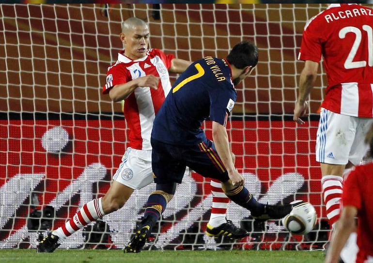 La definición de David Villa que terminó sentenciando el encuentro a favor de España, en los cuartos de final del Mundial Sudáfrica 2010.
