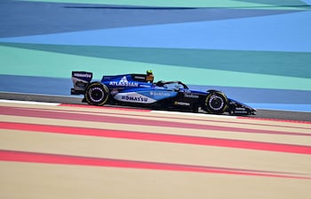 El madrileño Carlos Sainz, de 31 años, a bordo del Williams F48 durante las pruebas de Baréin.