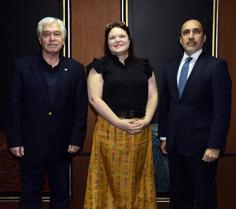 Carlos Jorge Biedermann, Kelly Landry y Víctor Verdún.