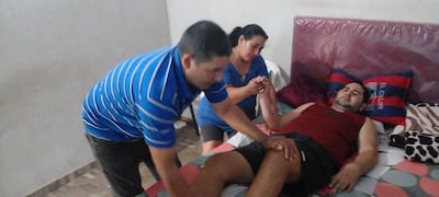 El joven Wilson Oviedo se encuentra postrado en una cama desde el año 2021 luego se sufrir un accidente laboral en una barcaza, denunció su familia.