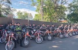 Grupo Lince apostado en las inmediaciones del Defensores del Chaco.