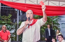 Arnoldo Wiens, precandidato a la presidencia de la República, en un acto político el lunes.