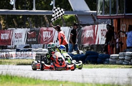 Con el kart #302 y junto a su nuevo equipo, el CRG, Tony Pugliesi subió a lo más alto del podio.