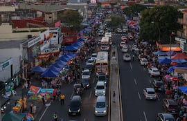 Eusebio Ayala sigue siendo uno de los principales centros de compras elegidos por Melchor, Gaspar y Baltasar. Reyes Magos Mercado 4, Drone, Enrique Montti ,Gentileza 05-01-2026