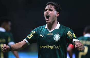 Maurício Magalhães Prado (24 años) futbolista brasileño actualmente en Palmeiras, que adquirió la nacionalidad paraguaya.