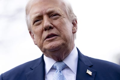 WASHINGTON (United States), 20/03/2026.- US President Donald J. Trump responds to a question from the news media as he walks to board Marine One on the South Lawn of the White House in Washington, DC, USA, 20 March 2026. EFE/EPA/SHAWN THEW / POOL