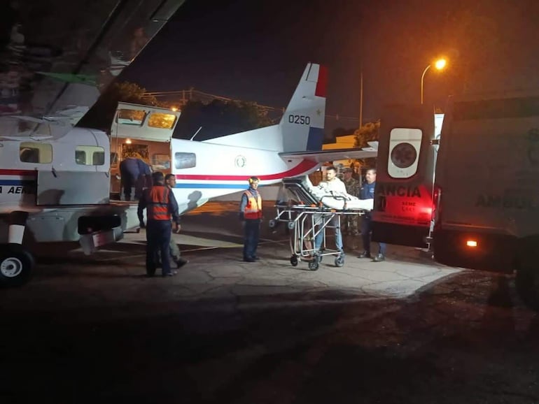 Paciente evacuado en avion militar desde Fuerte Olimpo