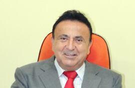 El intendente de Carapeguá Luciano Cañete (ANR, Añetete) es denunciado por no pagar dietas a algunos ediles.