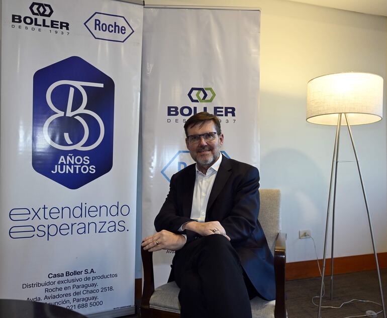 Rolf Hoenger resalta el compromiso de Roche y Casa Boller con la investigación y el desarrollo de terapias de alto impacto.
