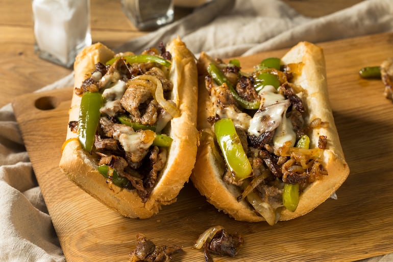 Philly Cheesesteak sándwich.