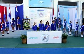 Alumnos del Colegio San José organizan el  Intercolegial Deportivo San José - ueno bank - Coca-Cola 2024.