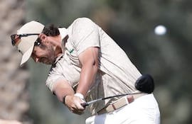 Nacho Elvira, líder en solitario del torneo Dubái Invitational.