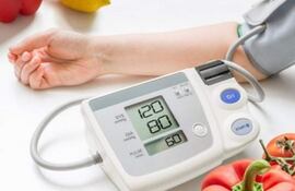 La hipertensión arterial es una enfermedad de prevalencia creciente y muchas veces mal controlada, recientemente en nuestro país se dio a conocer la prevalencia de personas adultas con hipertensión arterial, donde el 38,6% de la población paraguaya adulta sufre esta afección.