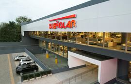 Fachada de la casa matriz de Sueñolar, sobre la avenida España de Asunción.