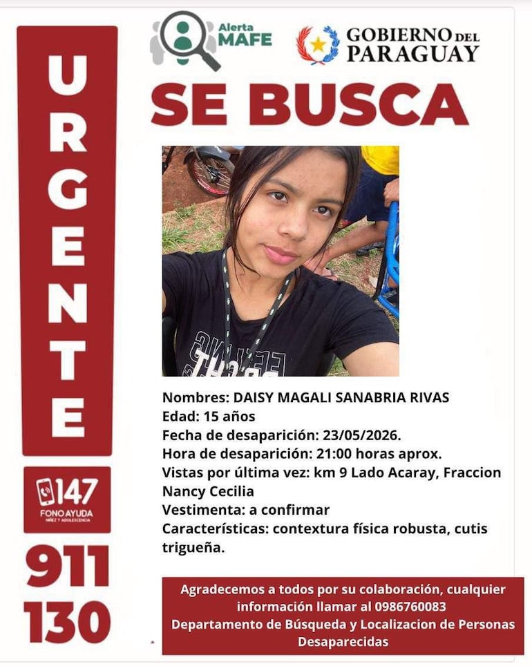 Aviso de búsqueda con fotografía de una joven, destacando su nombre y detalles de su desaparición.