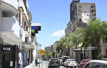 La ANDE compartió este año la imagen de calle Palma, tras retirar cables; para Cecoel, la institución es clave en planificación urbana.