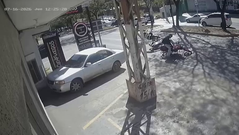 Imágenes de circuito cerrado captaron el momento del accidente.