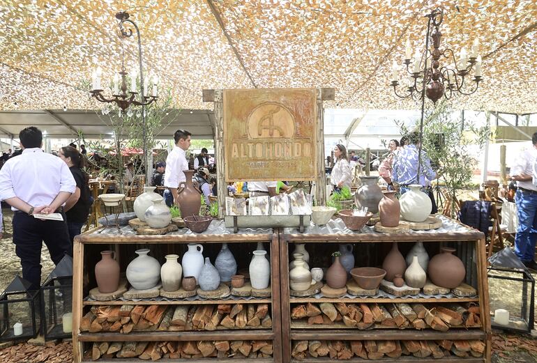 Los asistentes  disfrutaron de una exquisita gastronomía, en un ambiente festivo y de camaradería.