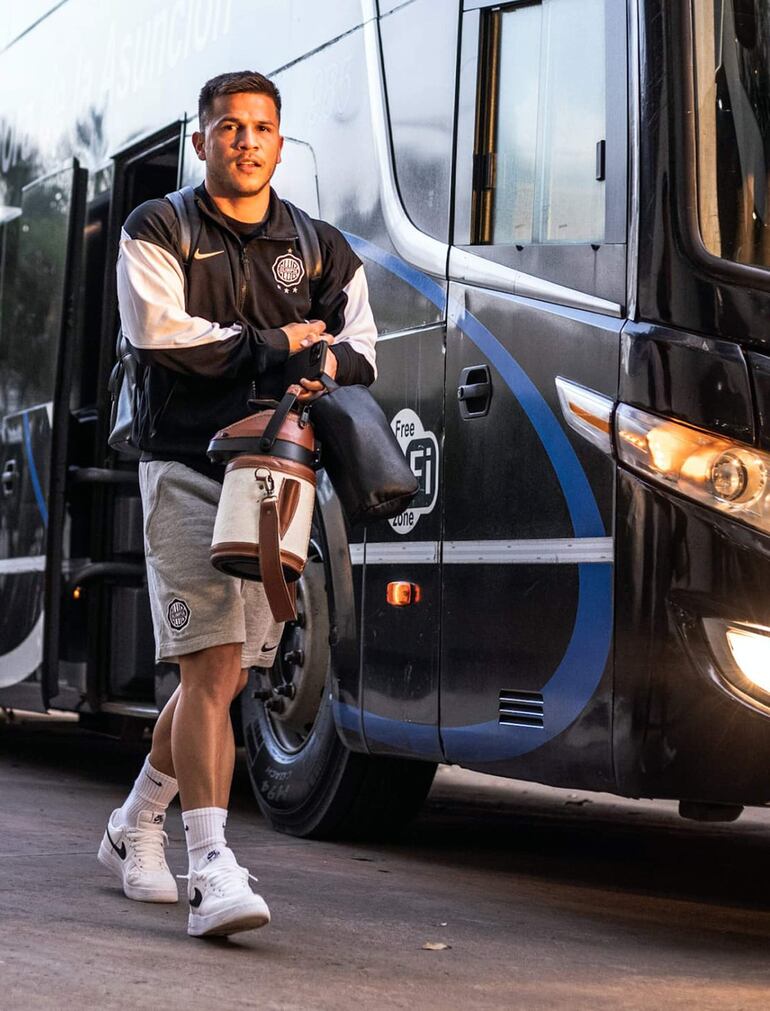 Hugo Lorenzo Quintana Escobar (23 años) retornó a Olimpia tras militar en Liverpool de Uruguay.