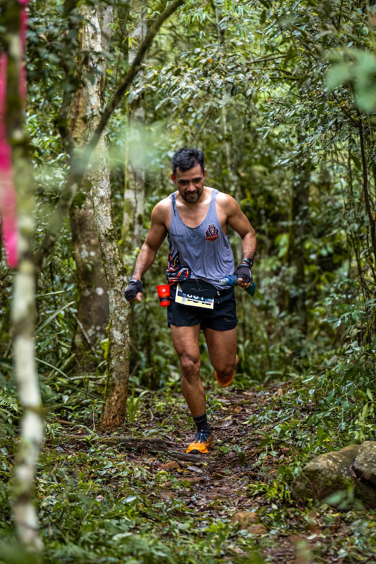 Javier Torres es un corredor amateur paraguayo cuya historia refleja el crecimiento de una disciplina que cada vez suma más adeptos en el país: el trail running.